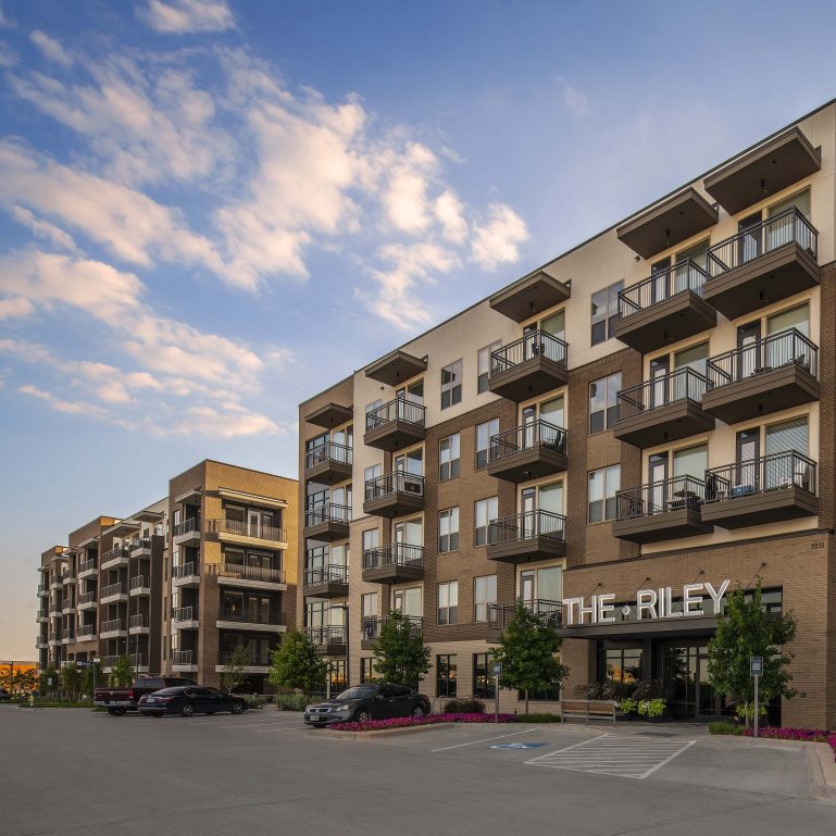 The Riley Apartments CityLine DFW